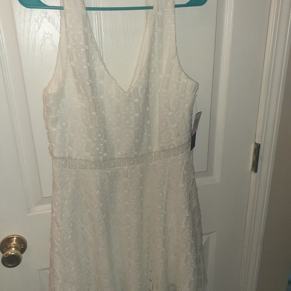 Womens/juniors white v neck sun sress